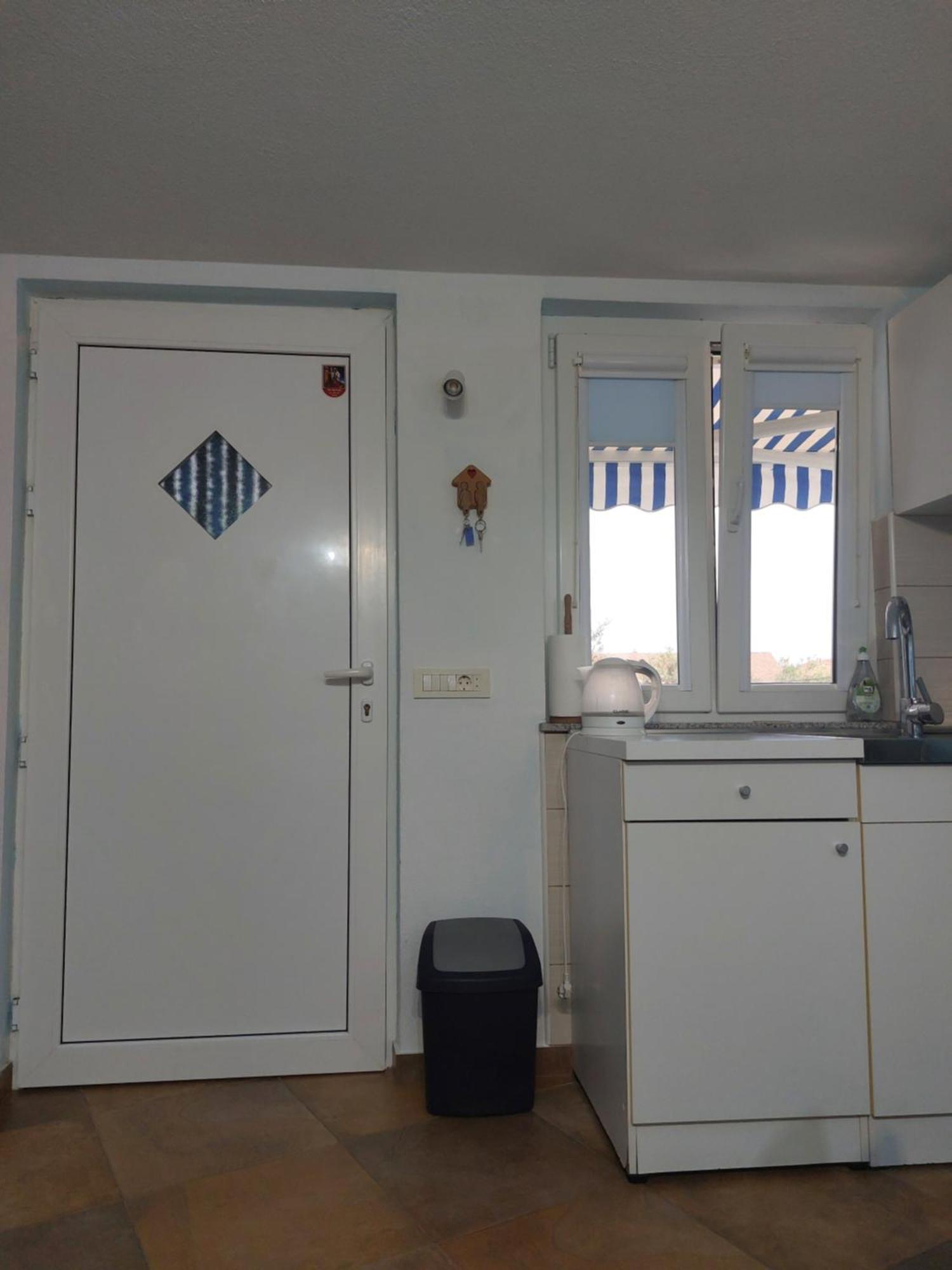 Apartmani Damir Kazija Pakoštane Εξωτερικό φωτογραφία